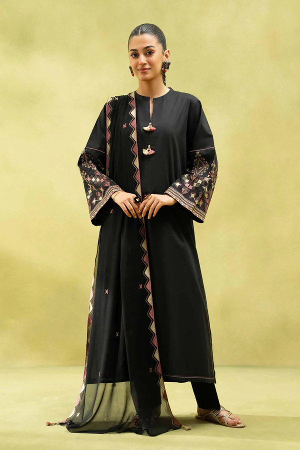 Pakistani suits for online shopping in Dubai clothing